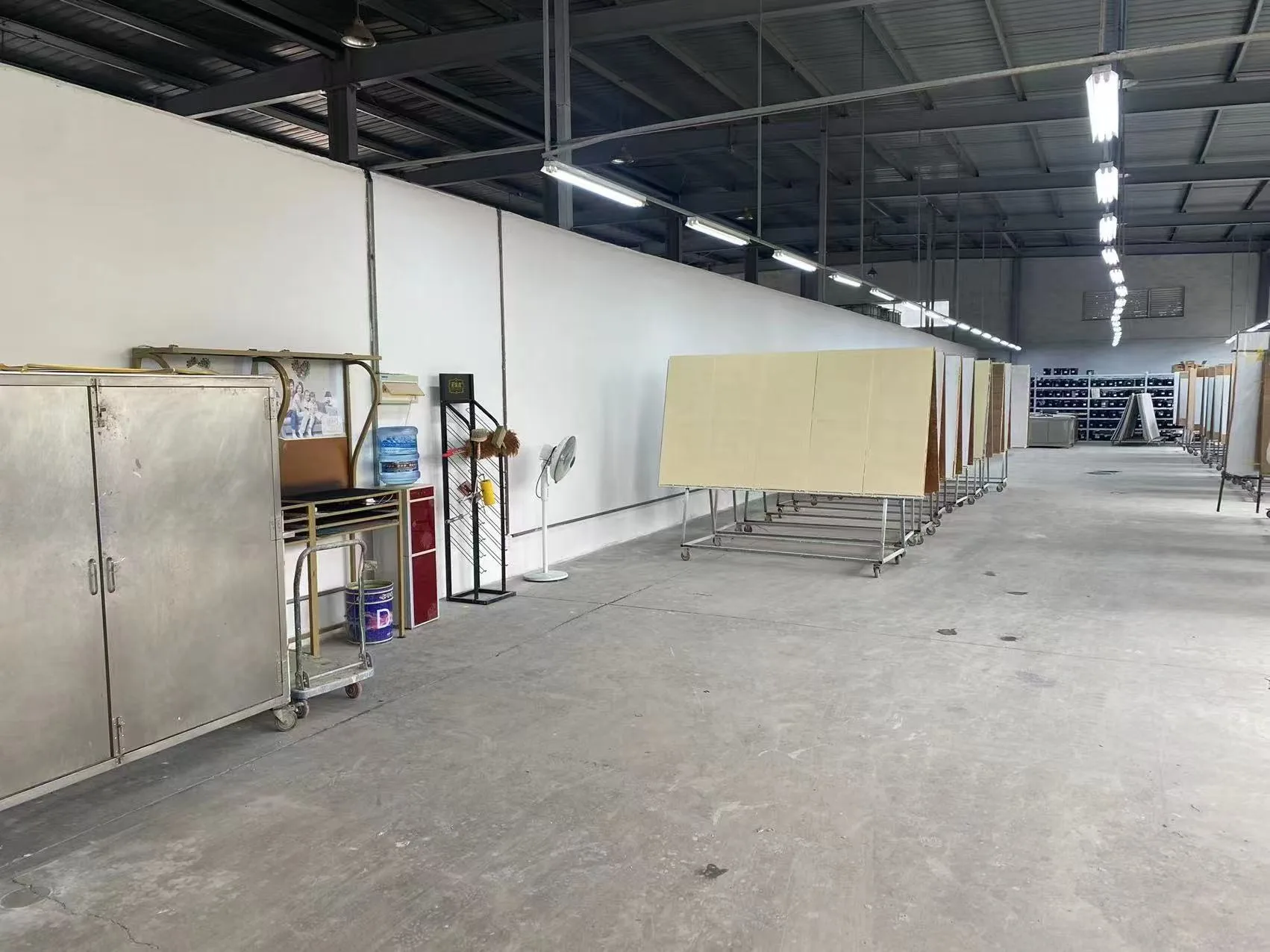 iLuvVivid工匠师培训体系：以工艺标准化重塑墙面装饰艺术
艺术涂料施工
艺术涂料服务