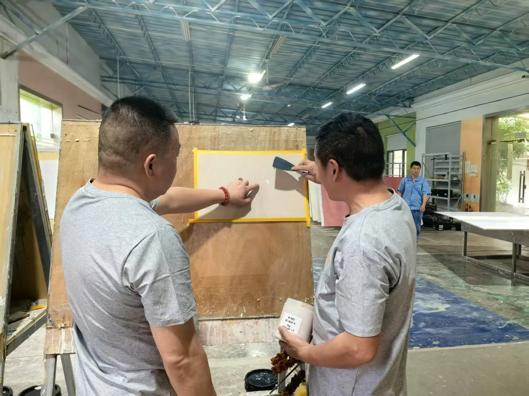 iLuvVivid工匠师培训体系：以工艺标准化重塑墙面装饰艺术
艺术涂料施工
艺术涂料服务