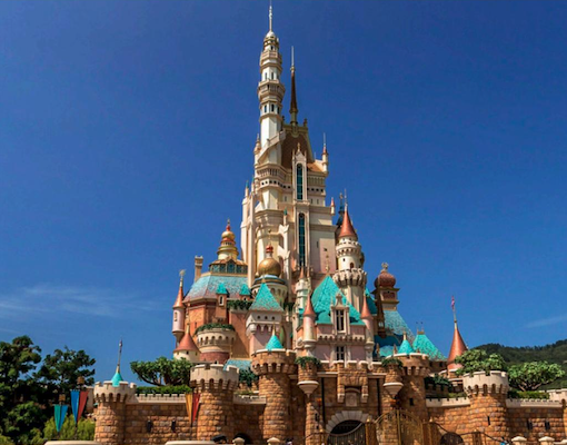 Studi Kasus iLuvVivid | Taman Hiburan – Hong Kong Disneyland